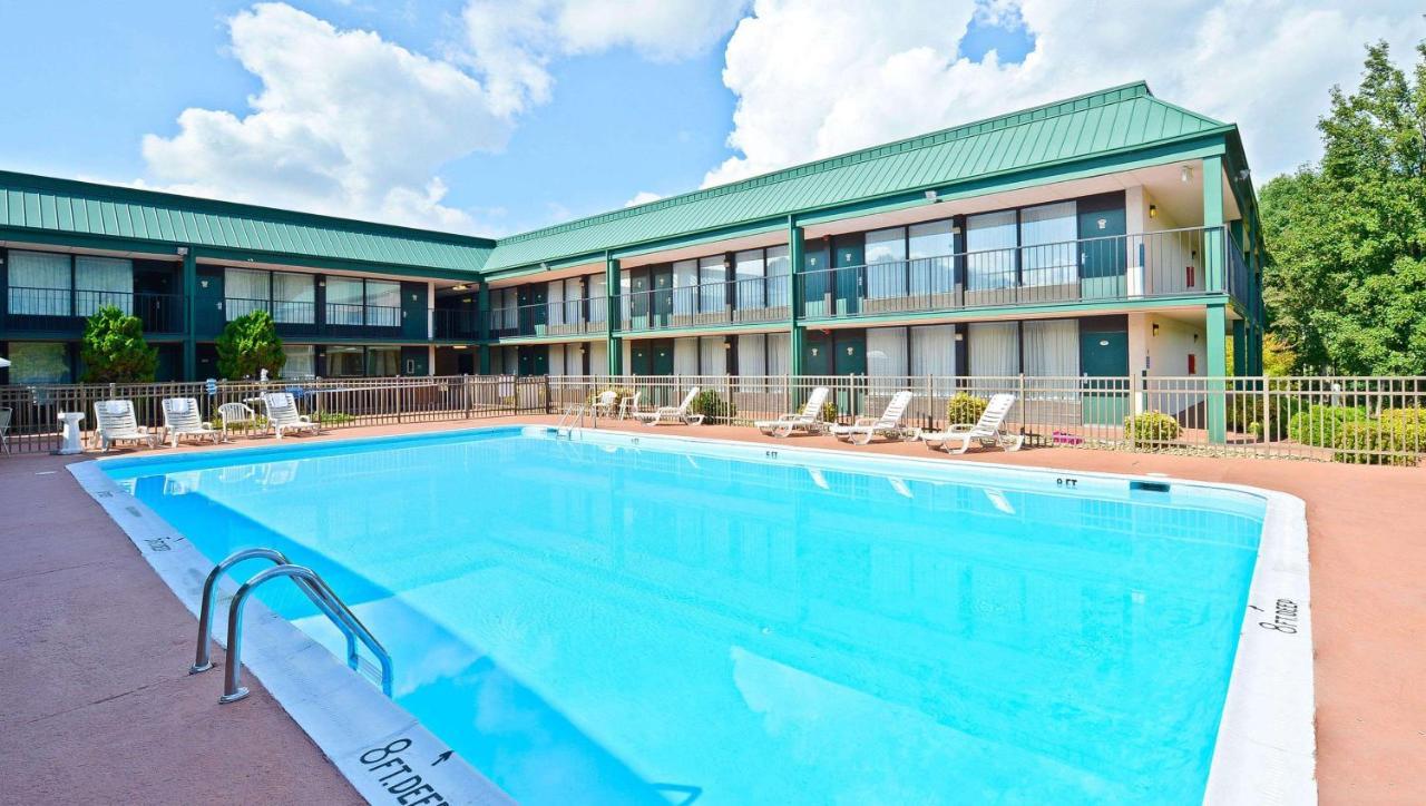 Magnuson Hotel Mountain View Covington Dış mekan fotoğraf